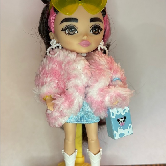 Barbie Extra Minis Dolls LOT of 4 - Picture 6 of 6